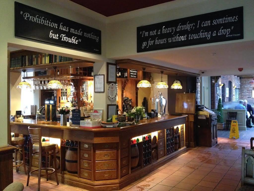 The Royal Oak, Kelsall エクステリア 写真